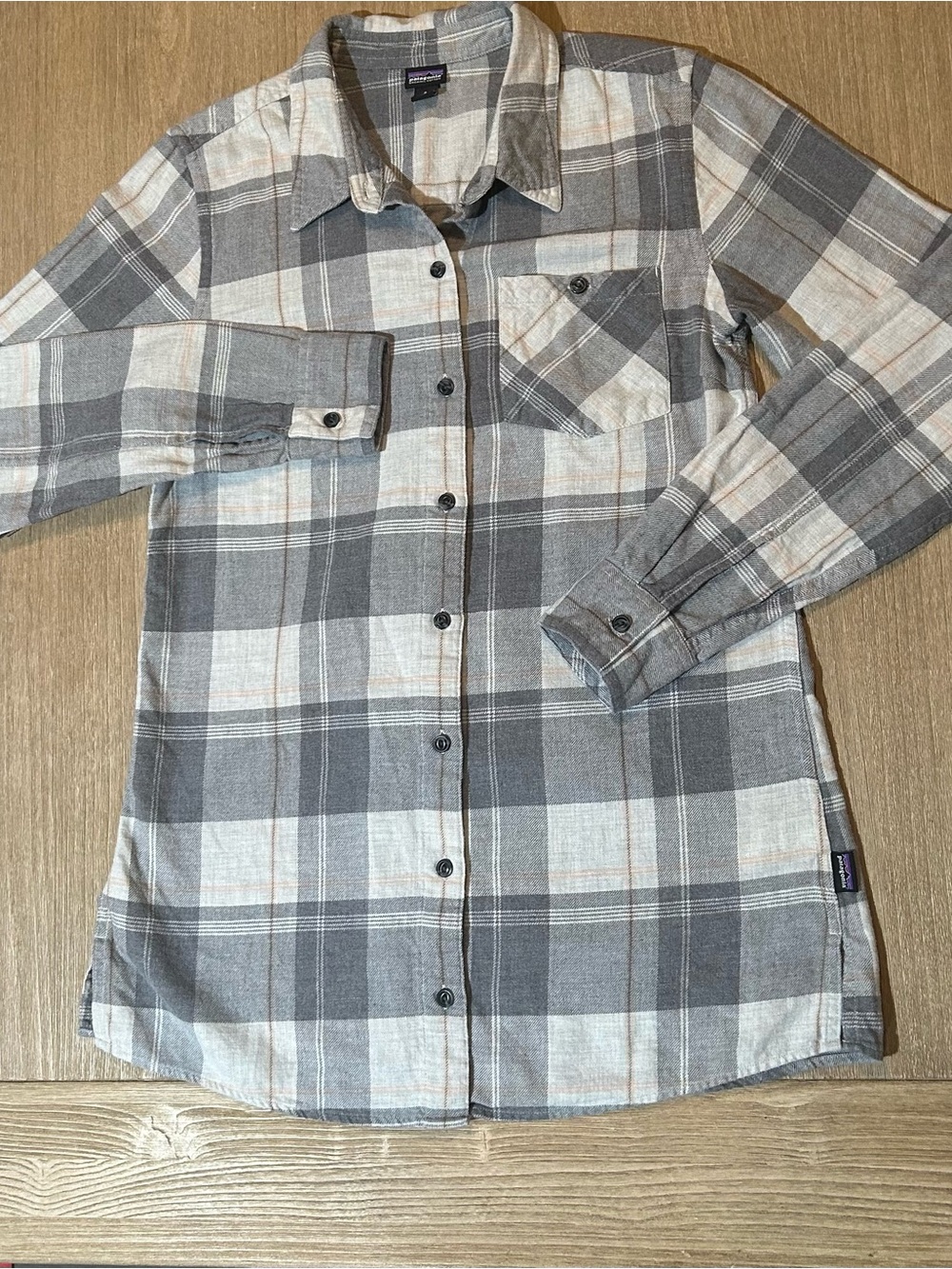 Patagonia Gray Plaid Button-Front Shirt size Small Women's